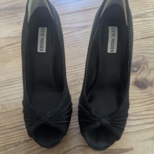 Steve Madden Black Peep Toe Heels Size 8.5